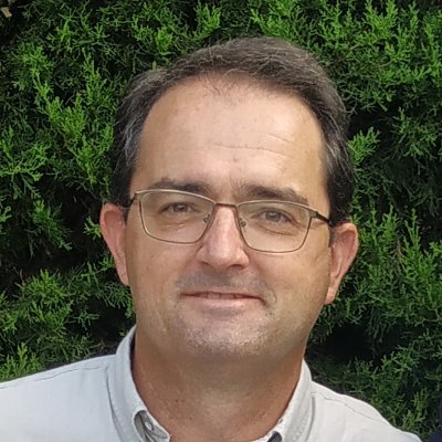 Médico. Fui diputado en la Asamblea de Madrid de 2011 a 2015. Creo en la calidad institucional para una España mejor.