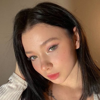 dinky_emily's profile picture. Your cutie pie 🐣 but NSFW 18+