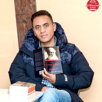 me_bluerage's profile picture. म पढ्छु, पढ्छु अनी फेरी पढ्छु ❣️