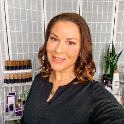 💜Animals 💯Inclusive 🙌🏼Empower confidence👩🏻‍💻CFO Medical Practice 🤓BS Economics & Finance 🌱Anti-aging addict 🤩Skinfluencer, top 3% in 17 countries