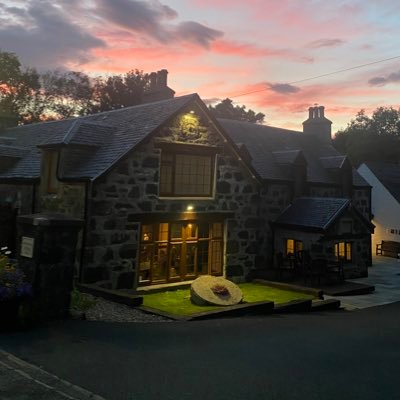 A Historic hunting lodge built in 1543 on the Isle of Skye. 4AA Rosette, 5 Star Restaurant with rooms by @SkyeChefMonty