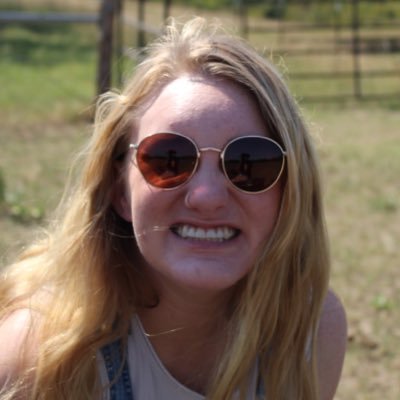 ElizabethCourt3's profile picture. obnoxious I promise