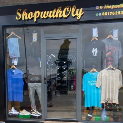 Fashion clothing Store in Lagos. Worldwide shipping within 5days. Dm/whatsapp to order and for enquires.