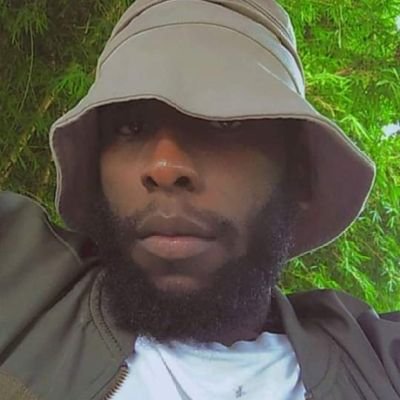Sociologist by sight | Libertarian by soul | Analyst by mind | Advocate for animals | Hoop dreamer 🏀