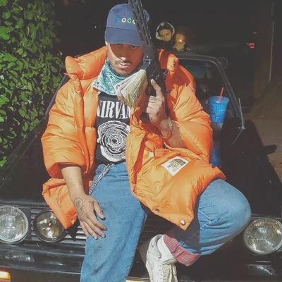 OG POSI THUG ✌🏽 +WORLD RENOWNED JEWEL THIEF +POET LAUREATE +EXPERT SAFECRACKER +CLASSIC CAR ENTHUSIAST. GBC+THRAXXHOUSE. BTLS. BadCo. SHINY VIOLENCE. 🦷✨