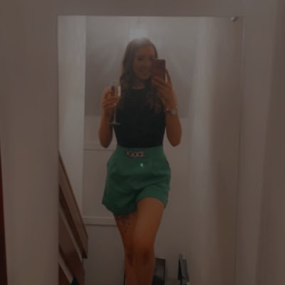 chloesmith24xx's profile picture. New account x