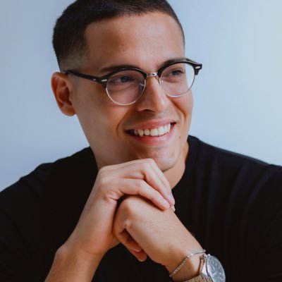 Cristão, Bodyboarder e Publicitário. e a paixonado pela @alarissacarlos. Fundador do @dosedemarketing.