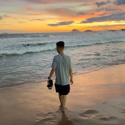 atleticano, bonito, cheiroso, gostoso, engraçado, concursado, quer mais o quê?