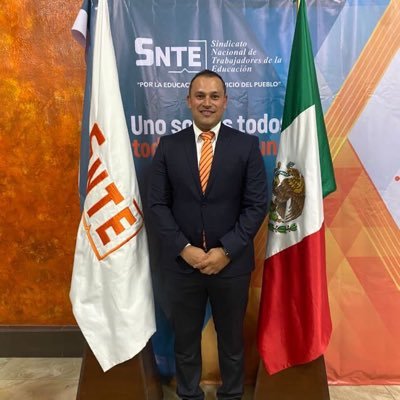 maestro de primaria, asesor técnico pedagógico del IDDIEE, miembro del SNTE y grupos pedagógicos interesados en innovar la educación en México