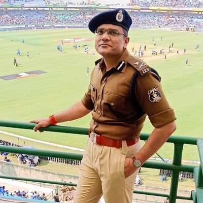 #IPS Officer (2005 )Chhattisgarh l People's COP l IG Police l IACP and FICCI policing award recipient | #Film buff | #Fitness enthusiast| #Foodie| #TedX speaker