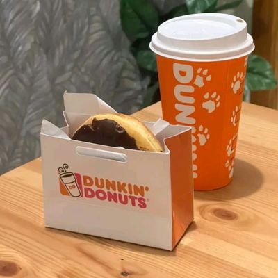 الحقوا عرض دانكن قهوه مجانا

1-تحمل تطبيق dunkin international 
2- تسوي حساب
3- تضغط لدي رمز مشاركة
4- تحط الرمز اللي بالصورة
5- مبروك ربحت 10 ريال