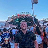 Alex (@alexb_1102) 's Twitter Profile