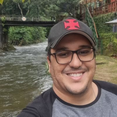 Atuando no Comex desde 2010! Em constante formação! Vascaíno desde criancinha! /+/!!!