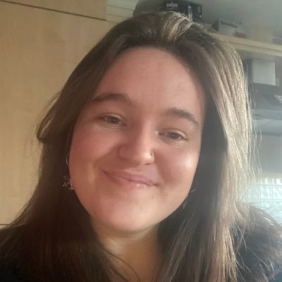 Issy89893714's profile picture. 