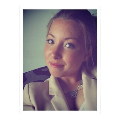 𝑠𝑘𝑖𝑛 𝑡𝑜 𝑠𝑘𝑖𝑛 𝑎𝑛𝑑 𝑠𝑜𝑢𝑙-𝑡𝑎𝑛𝑔𝑙𝑒𝑑 🍁
| Artist 🎨 | Ex-Streamer 💫 | Soccer ❤ |
#Twitch #smallstreamers
