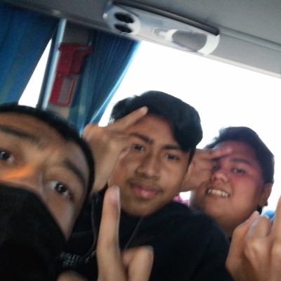 fachri_zhrf's profile picture. 