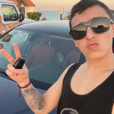 HabboRaik's profile picture. 🇨🇴 In Habbo Since 2008 \ Electronic Music Producer/ Dj Art production apprentice