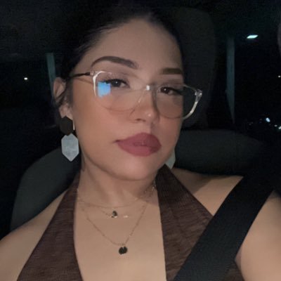 chelaronii's profile picture. htx/ miguel💛. 👨‍👩‍👦