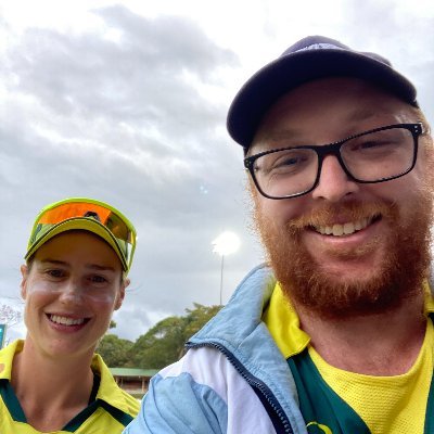 Basketball referee. Lover of women's sport. Vice President of the Lucy Wales Appreciation Society. Proud Hawthorn fan. Whovian, Potterhead & Friend of Narnia.