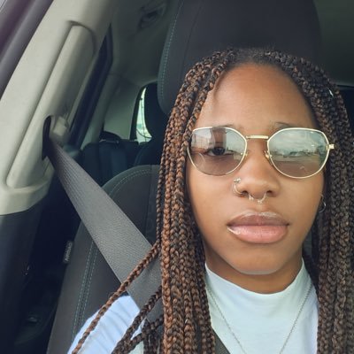 “These roots made me, I bring my flowers to the world” | 22 🧡🤍🩷