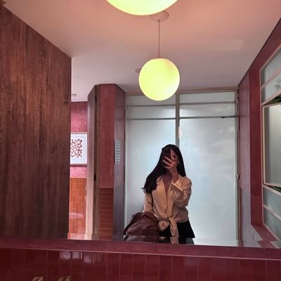 catycavazosg's profile picture. Love me or love me not, either way I'm in your head.