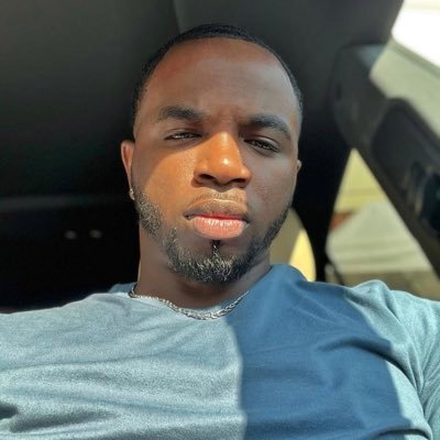 finallyhere30's profile picture. 