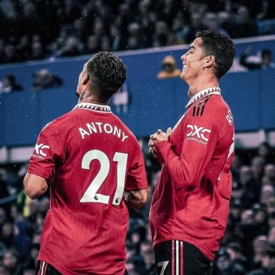 Aanuoluwapo001's profile picture. Aquaculturist // Man utd // computer-literate /kəmˌpjuːtəˈlɪt(ə)rət/ MYF // Footballer // Always on my lane // follow for follow back.