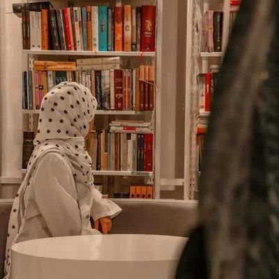 و هر کس تقوای الهی پیشه کند، خداوند راه نجاتی برای او فراهم میکند، و او را از جایی که گمان ندارد روزی میدهد🥰🥹