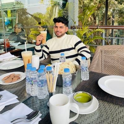 yadav522golu's profile picture. Creator