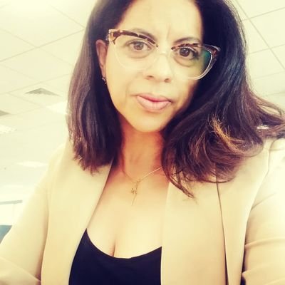 ClaudiaVianaS's profile picture. existem - além de injustiça, traição e sofrimento - beleza, afetos e momentos de esplendor! (Lya Luft)