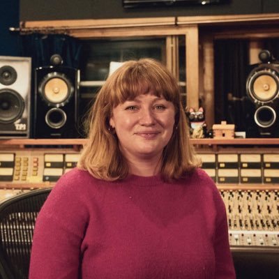 Music, Sound, Music Tech 4 🚺 • #GirlsTwiddlingKnobs 🎙️ 🎧 https://t.co/JFIb68aZ5I  • CEO of The Female DIY Musician ✨ https://t.co/uKCbyb8zKK