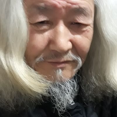 모두
함께
같이 잘 살자
☆
인간은
대단한 인격과 양심
도덕 지식 지혜로 살아가는 성품을 갖어야
하는 걸로 알았는데
☆
그것이 아니라는 걸
이제야 ~ !?
☆
인생 말년 끝자락
에서 ~ !?
☆
거짓
허위
조작 이 뭔지 ~ ? ! ?