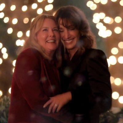 gifs of bette & tina from the L word ♡
