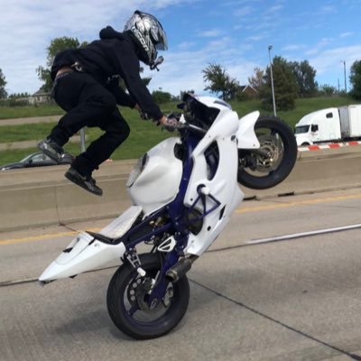 ZiptieStunts's profile picture. m̷̨͈͎͎̞͈̟̥̙͉̦͎͕̃͂͗͒́̋́͘͝ͅḭ̸̬͖͈̩̳̦̬̩͕̫̤̏͊͑̐́͒̔̓͗̔͝ỉ̸̢̗̰͚̥̳̯̜̞̜̽̓̅̎͛͗͘i̷̖̻͙̪̻͈͎̓!̵̨̛͇̻͇̻̤͇̱͕́̄̆̋̌̀̑͌̀̈̄!̴̻̭̯͔̠̟͋l̵̨̼͉̻͎̝̬̘̠͎̎̏̏k̷̠̒̾́̂̋̊͝͝