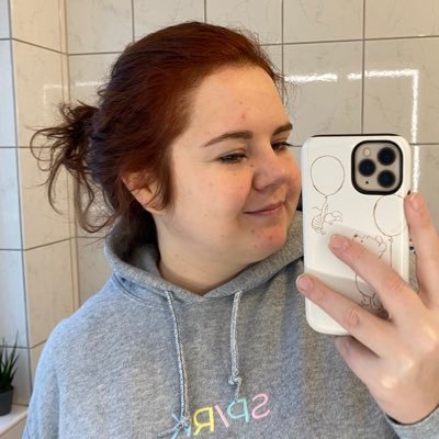 Kaddy_KD's profile picture. Schwäbin im Herzen • Sushi Cat • Drachenkind • Büchermensch • Tagträumerin • Total verliebt in Niffler, rote Pandas & ihre KTM #bikerkaddy #konzertkaddy