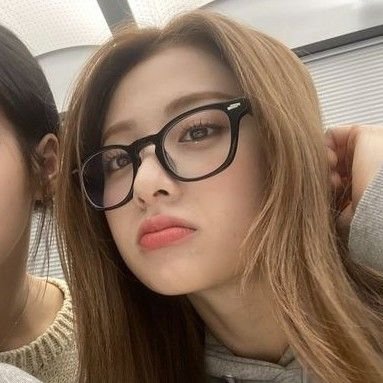 CH4NELHIY's profile picture. anti ti ti fragile ✩