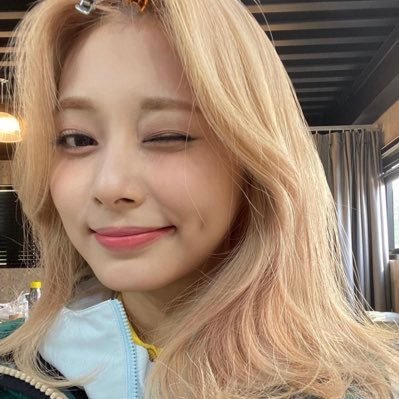 — for #쯔위 🦌 | pink haired tzuyu is my serotonin boost