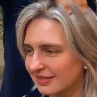 BartolIlario's profile picture. Mãe-raiz de casal de gêmeos. 
Terapeuta Quântica, consteladora familiar. Mestre em Engenharia de Alimentos. Empresária. Patriota. Defensora da boa gramática.
