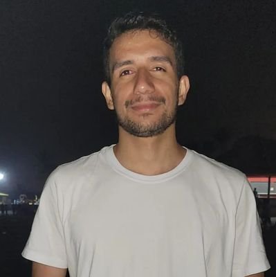 Comentarista oficial de assuntos inúteis e irrelevantes.
