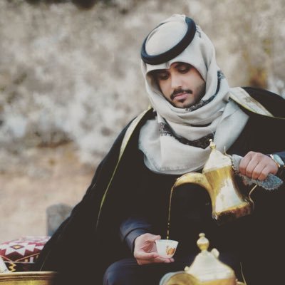 سبحانك اللهم وبحمدك اشهد ان لا اله الا الله استغفرك واتوب اليك