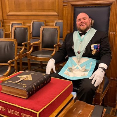 WM @EoDartmouth3279 & @ChaffordLodge, Social Media @essexfreemasons, @essexlightblue Past @YoungMasonsClub Committee. #Freemason #Freemasonry #IamAMason