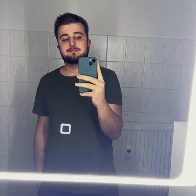 ITS- und manchmal Notaufnahmepfleger 🏥 | he/him 🏳️🌈 | #Impffluencer 💉 | King of Vulgarism 🤬 | Always Antifascism ❤️🖤 | Ravenclaw 🦅 | Targaryen 🐉 |