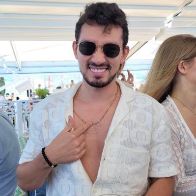 mrjesusbeltran's profile picture. absorbe y transforma.