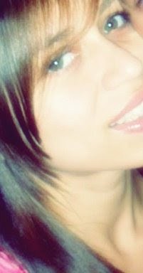 XxX ------ α meninα do sorriso sincero; dα risαdα esquisitαα; dos sonhos impossiveis; dα esperαnçα interminαvel; dα insegurαnçα constαnte; dos αmigos perfeitos