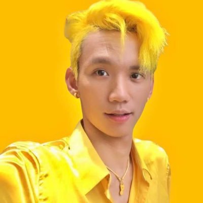 The boy with yellow hair 👱‍♂️.