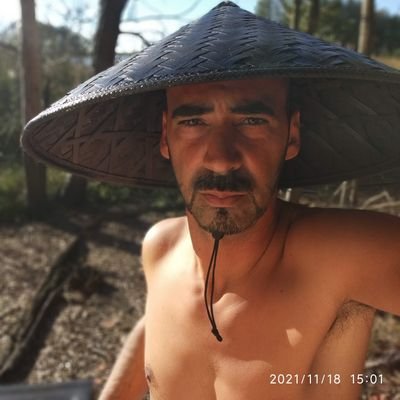 Beach lover, nudist/naturist. I'm love with Japan and feminine beauty. Easy to talk to, hopeless romantic, romantically sexual and always a gentleman!