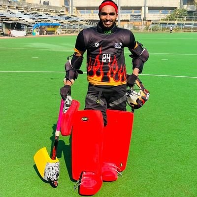National hockey player
professional Hockey goalkeeper
#Mumbaikar #SouthIndian