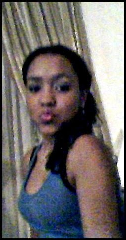 Apenas uma garota vivendo no mundo de loucos '--' PRAZEER PEOPLE
