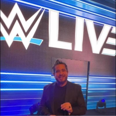 🇫🇷 WWE French Announcer @wwenetwork @wwe @wwefrance