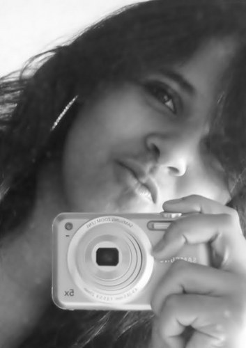 . 16 anos , comprometida , são paulina & mãe ;D